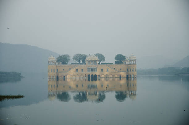 Taj Lake Palace, Udaipur, Inde when the sun goes down .