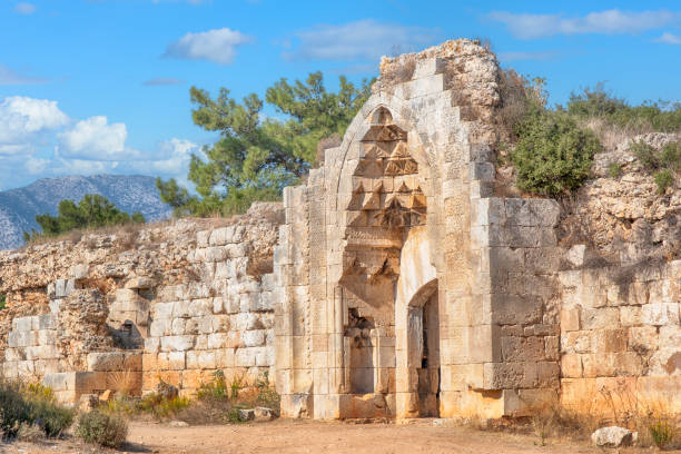 It was built by İzzeddin Keykavus Bin Keyhusrev , one of the Anatolian Seljuk Sultans, in 1210-1219.