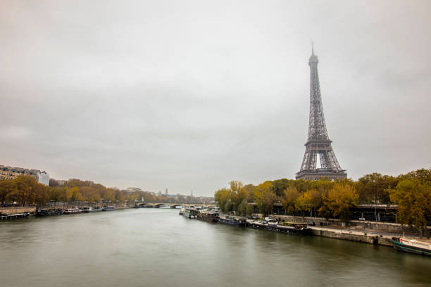 Photographed from the Bir Hakeim bridge