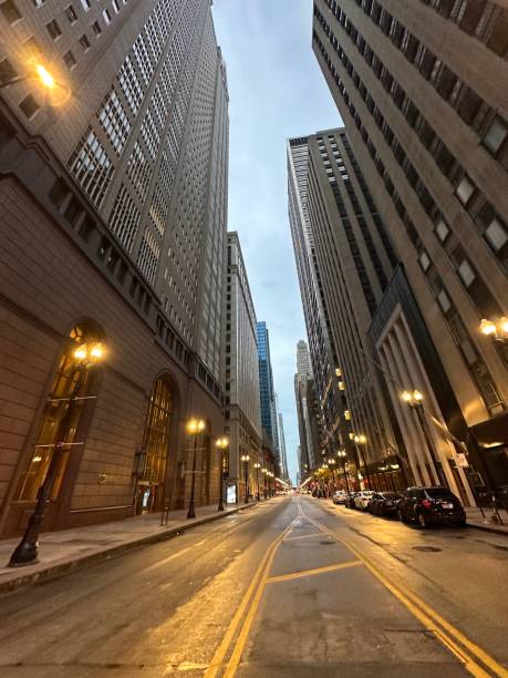 istock Lonely streets of Chicago in the Loop area 2184186620