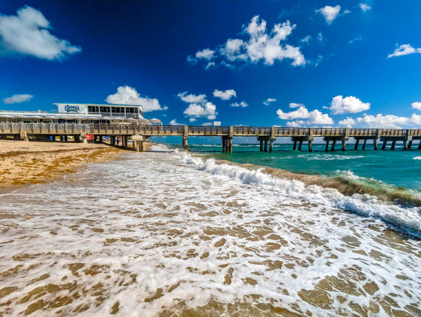istock The Lake Worth Florida Pier / Waves 2184406278