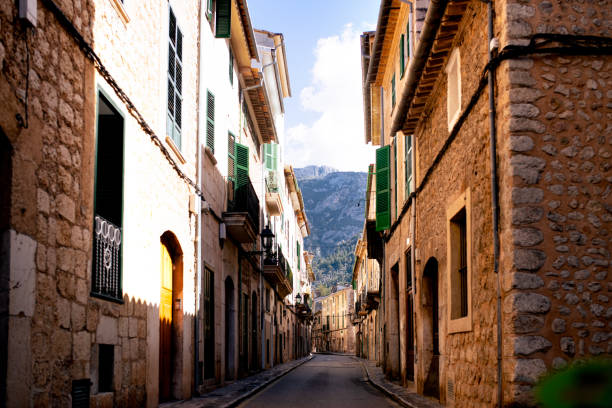 Narrow cobblestone streets in Mallorca