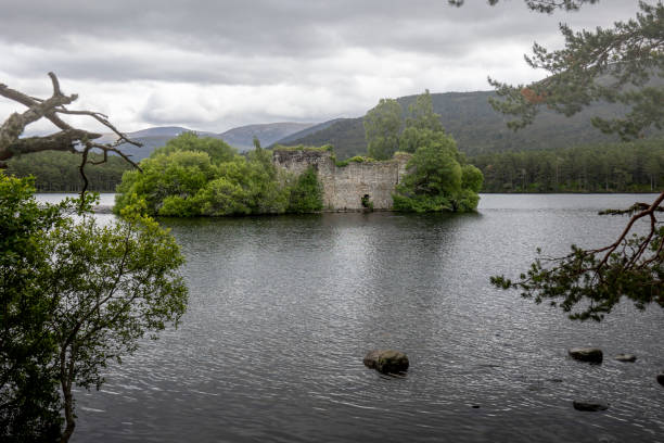 Loch An Eilein Castle ruin stands on a natural island just off the north-west coast of Loch An Eilein, deep in the Rothiemurchus Forest.