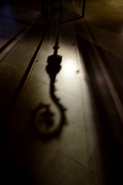 There was a mysterious wand on display. Its shadow was vivid. Lucca.