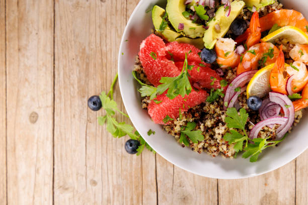 quinoa salad with grapefruit, avocado and shrimp