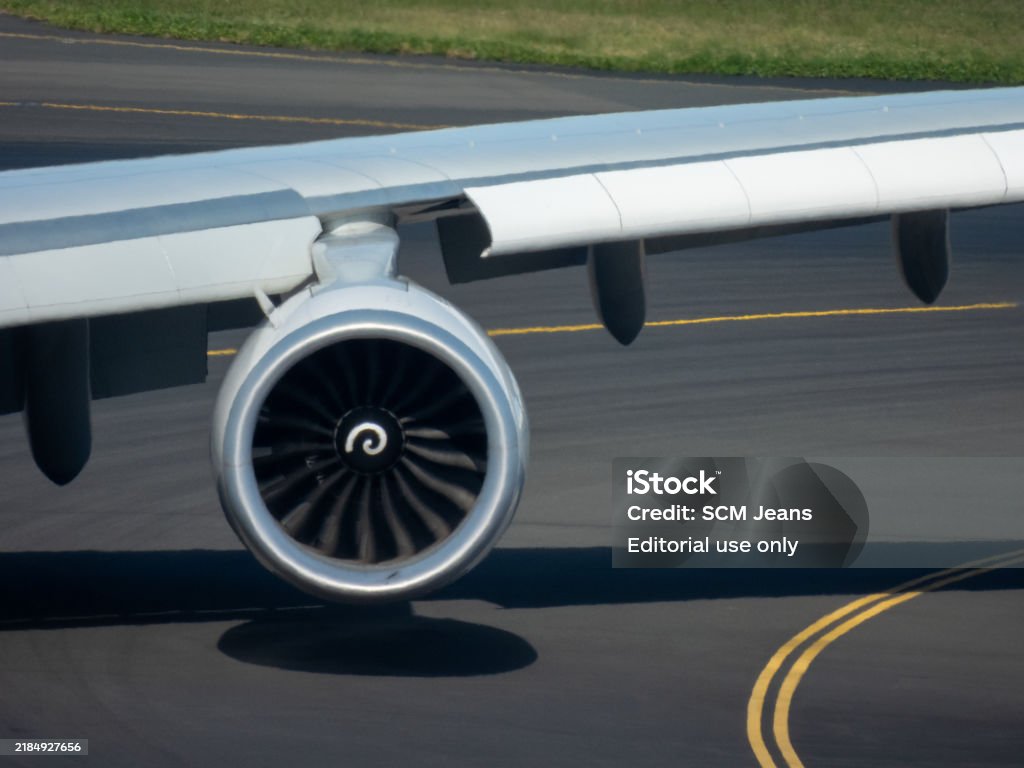 Ups Engine Rnp Ups B747 Ge Engine Stock Photo - Download Image Now - Aerospace ...