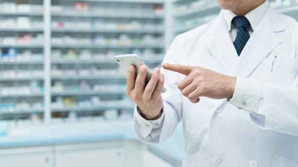 istock A pharmacist who prepares and explains internal medicine 2184939836