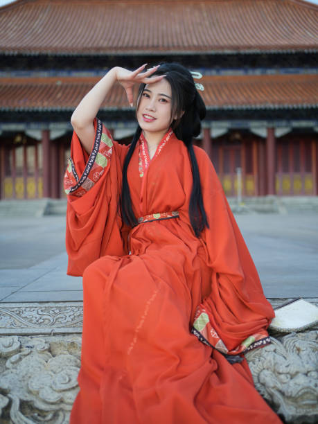 istock Beautiful woman experiencing Chinese Hanfu 2185110403