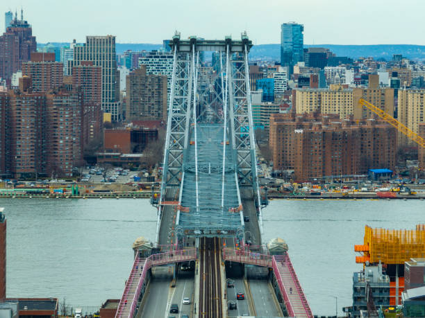 istock Williamburg Bridge - New York City 2185169543