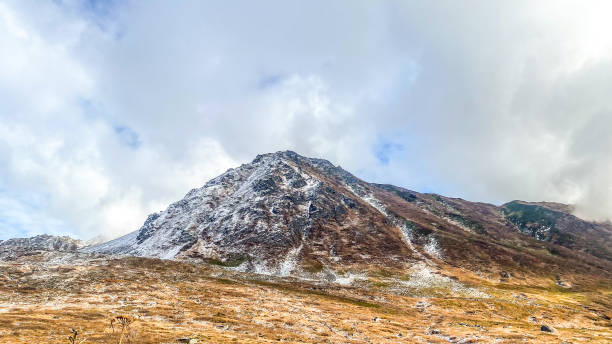 istock Winter Descends on Hatcher Pass, Alaska 2185187025