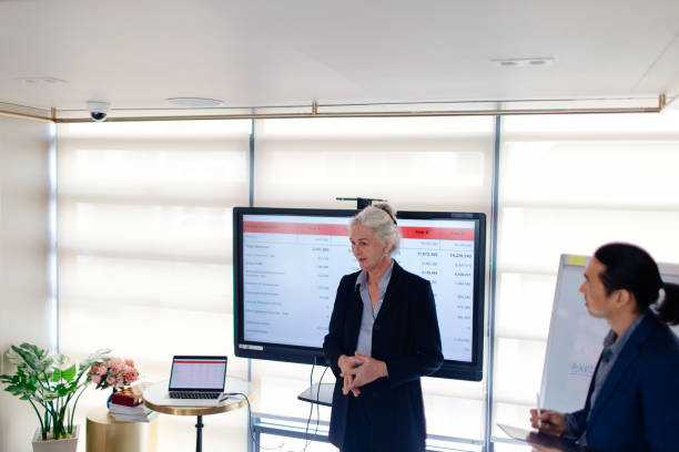 istock Company Leader Presenting The Finances 2185208402