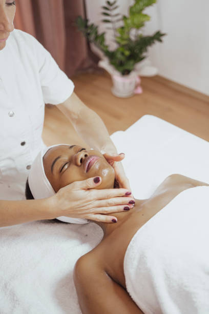 istock Aesthetic procedure at beauty salon 2185284100