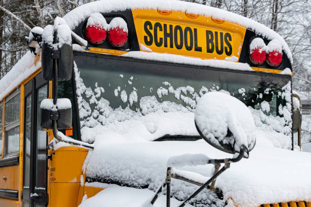 istock School Bus Snow Day no transportation 2185303392