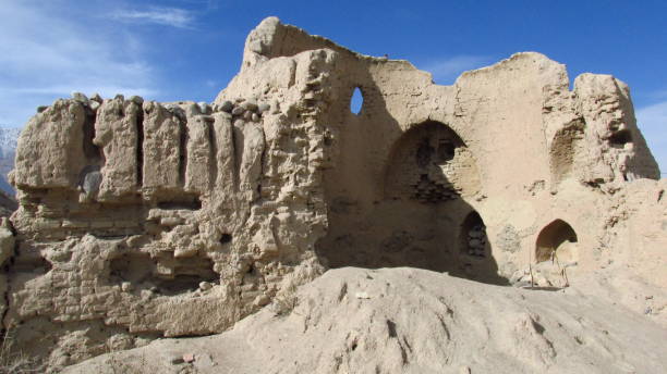 istock Ataxkada Zoroastrianism temple site 2185338208
