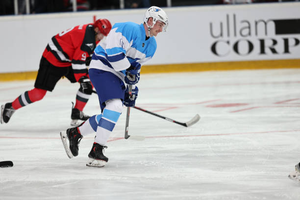 istock Ice Hockey Player in Action 2185358115