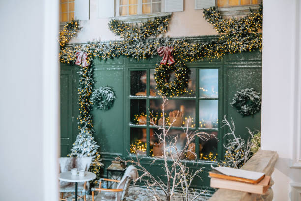 istock Cozy winter courtyard adorned with festive decorations and twinkling lights 2185473689