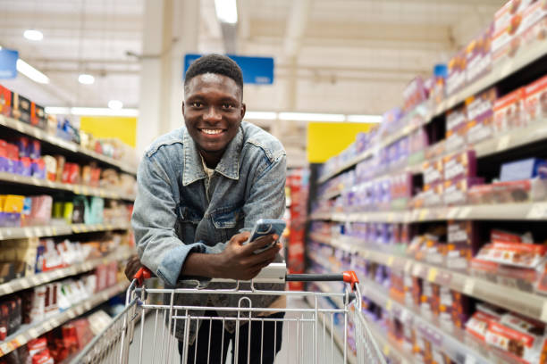 istock My shopping list is on my cellphone 2185609081