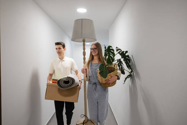 istock Journey to Their New Place 2185622549