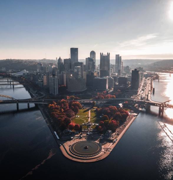 istock Aerial view of Pittsburgh Downtown 2185628442