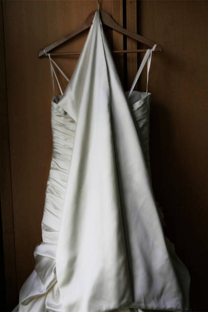 Wedding fress hanging up detail