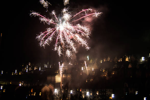 istock Silvester Feuerwerk 2185721223