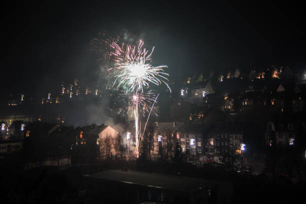 istock Silvester Feuerwerk 2185721236