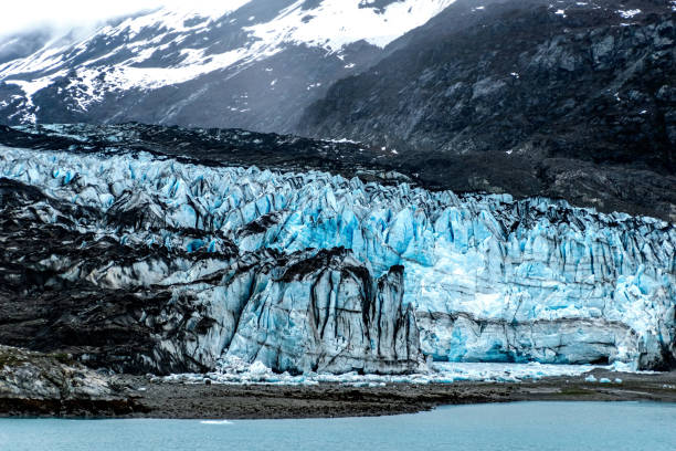 istock Glaciers in Alaska shrinking due to climate change 2185728724