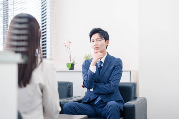 istock Salespeople who are arrogant after negotiations break down. 2185788100