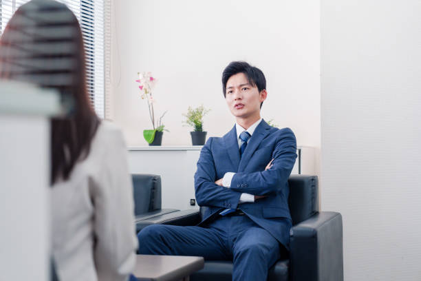 istock Salespeople who are arrogant after negotiations break down. 2185788118