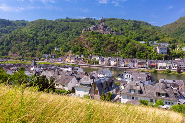 istock Cochem and Reichsburg Castle on the Moselle River, Germany 2185840039