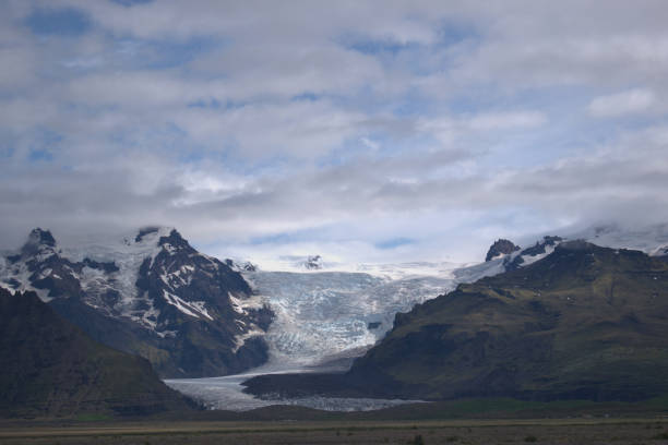 istock Iceland Mountains & Glaciers 2186028418