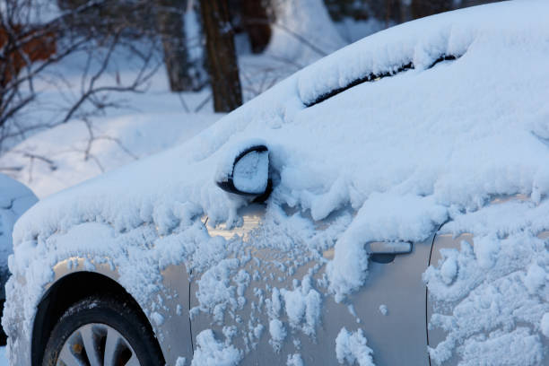 istock A car covered in snow and ice 2186090829