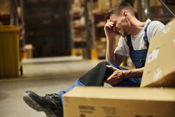 istock Oh My God, my knee hurts a lot! 2186144278