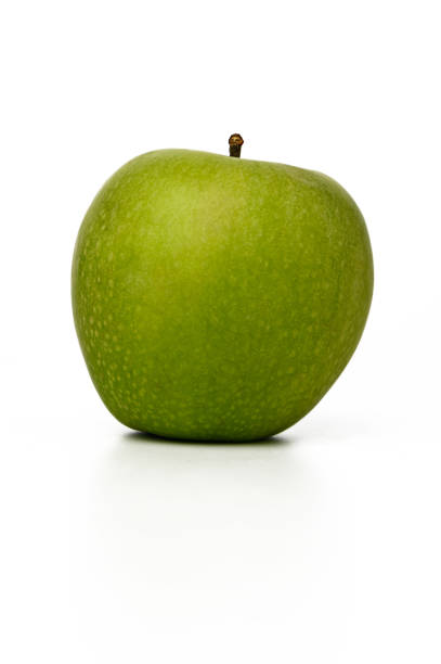 Green apples are popular as a motif for photos and paintings because of their beautiful green color. In particular, the appearance of shining in the light attracts the hearts of the viewers.