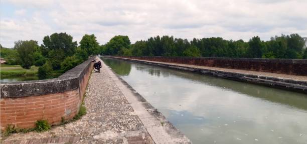 Sunset at the Canal de Brienne, which is a French canal connecting the Garonne River with the Canal du Midi and the Canal de Garonne in the city of Toulouse
