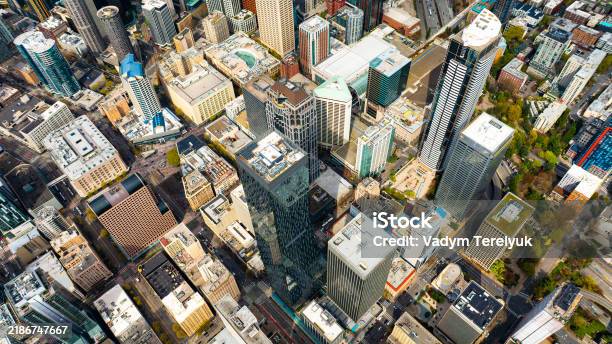 American City Seattle Aerial View Washington State Location Downtown Drone Flying Hình ảnh Sẵn có - Tải xuống Hình ảnh Ngay bây giờ