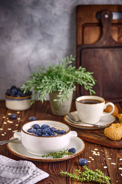 Oatmeal with blueberries
