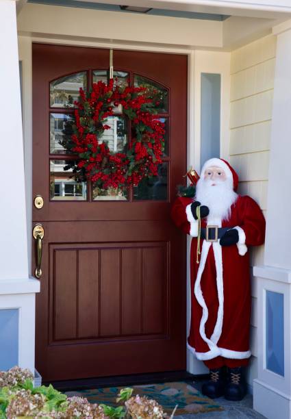 istock Beach cottage with Christmas decorations 2186840766