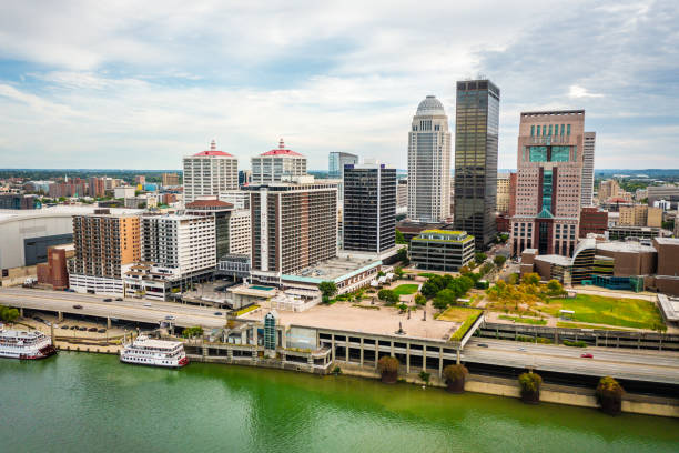 istock Louisville skyline 2186884927