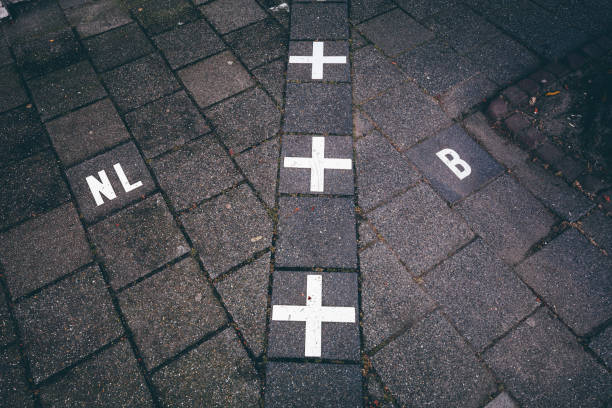 Border Between Belgium and the Netherlands, Line on the Ground