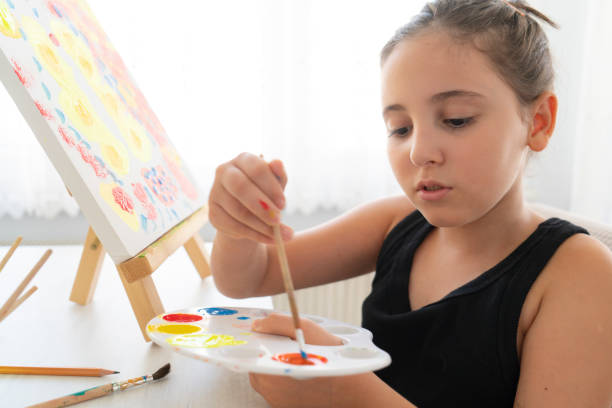 istock Little painting artist 2187088218
