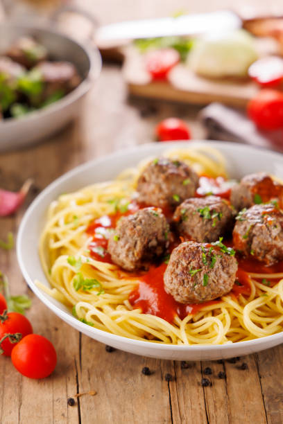 spaghetti with tomato sauce and meatballs