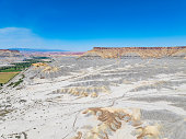 the-view-of-utah-state-route-24-and-north-caineville-mesa-trailhead-caineville-utah-usa.jpg?b=1&s=170x170&k=20&c=Cez26eVlTe2O59-Hi5Z70MuiotWdQACNWR6VtQs5jQg=