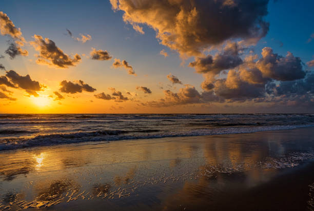 istock Golden Hour on the North Sea 2187548142