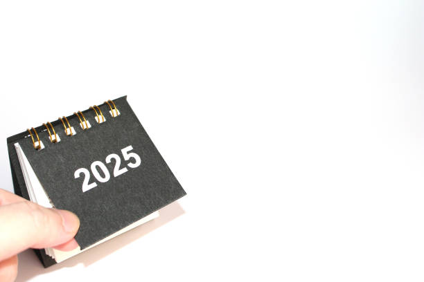 istock new year 2025 desk calendar 2187655222