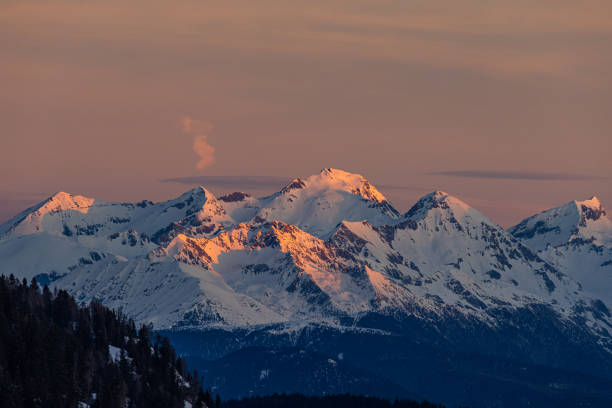 istock Sonnenaufgang auf der Seiser Alm 2187725647