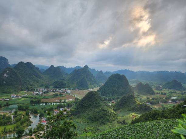 istock Chinese Vietnam border 2187821951