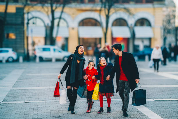 istock Family Christmas shopping 2187855536