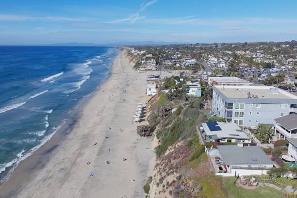 istock D Street Beach in Encinitas, CA 2187974692