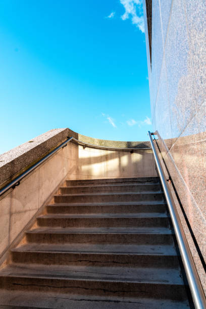 istock A step on both sides of the building 2187997116